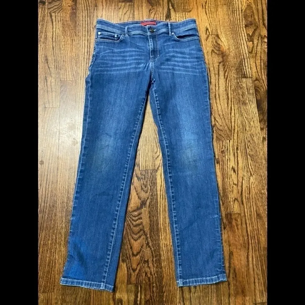 LL BEAN WOMENS JEAN SIZE 10 MINT